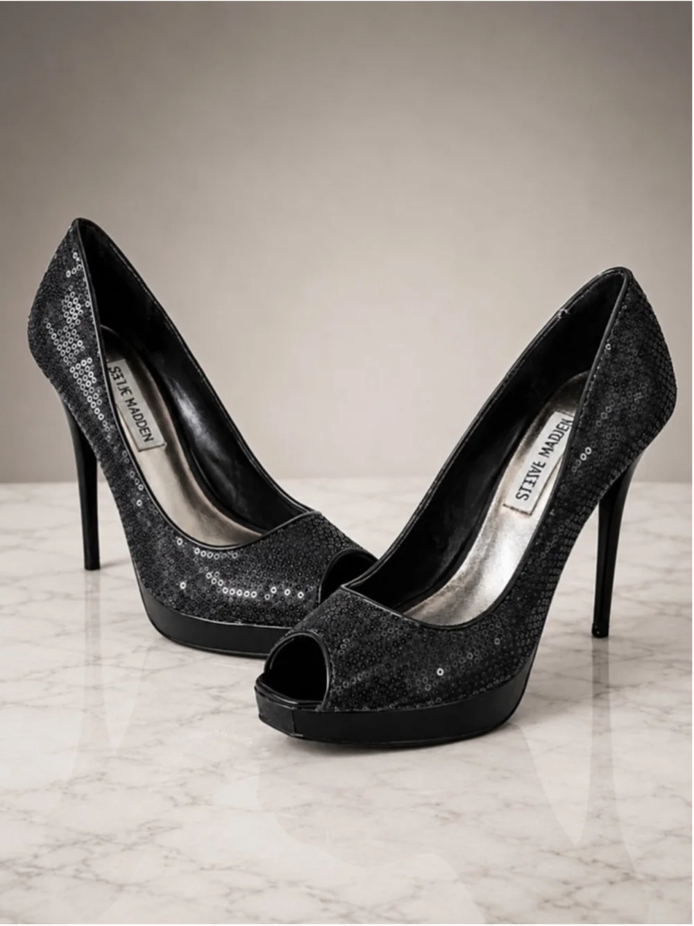 Steve Madden “Karro” Sequin Peep Toe Platform Pumps – Black – Size 7